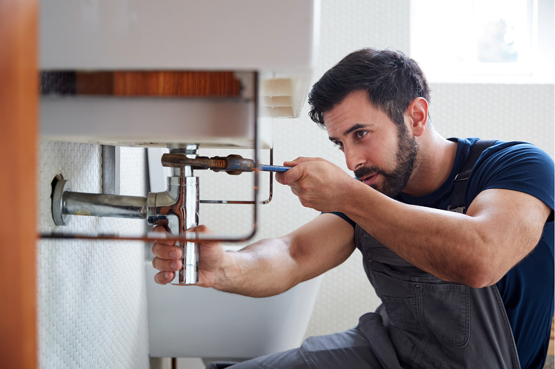 How Much Should You Pay For a Plumber in Toronto